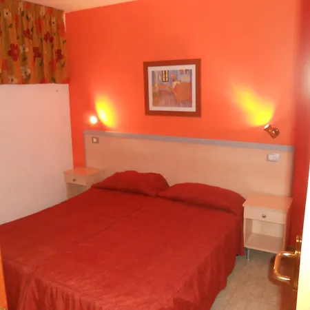 Park מלון דירות 2*